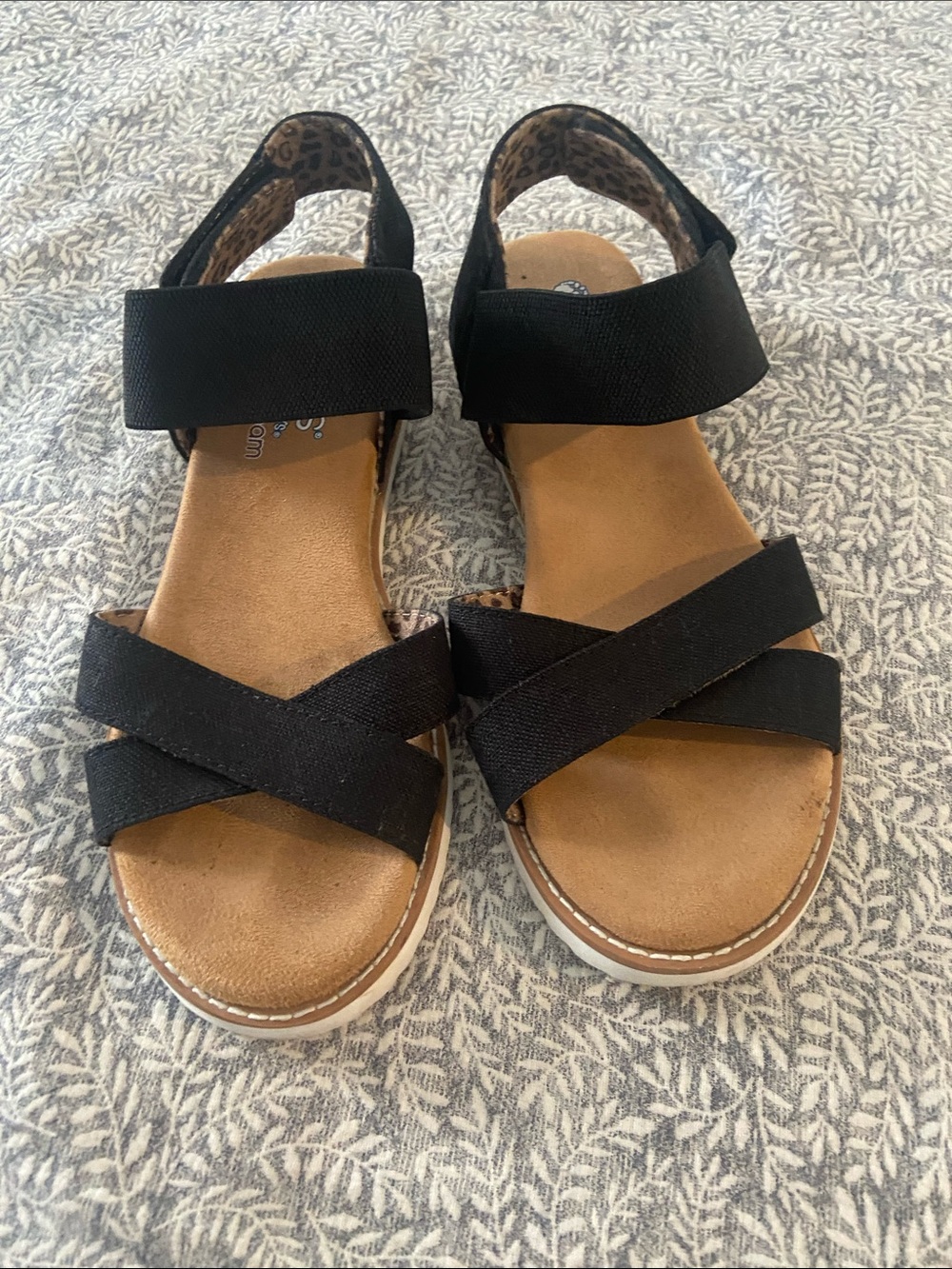 Skechers Black and Tan Women’s Strappy Comfort Sandals